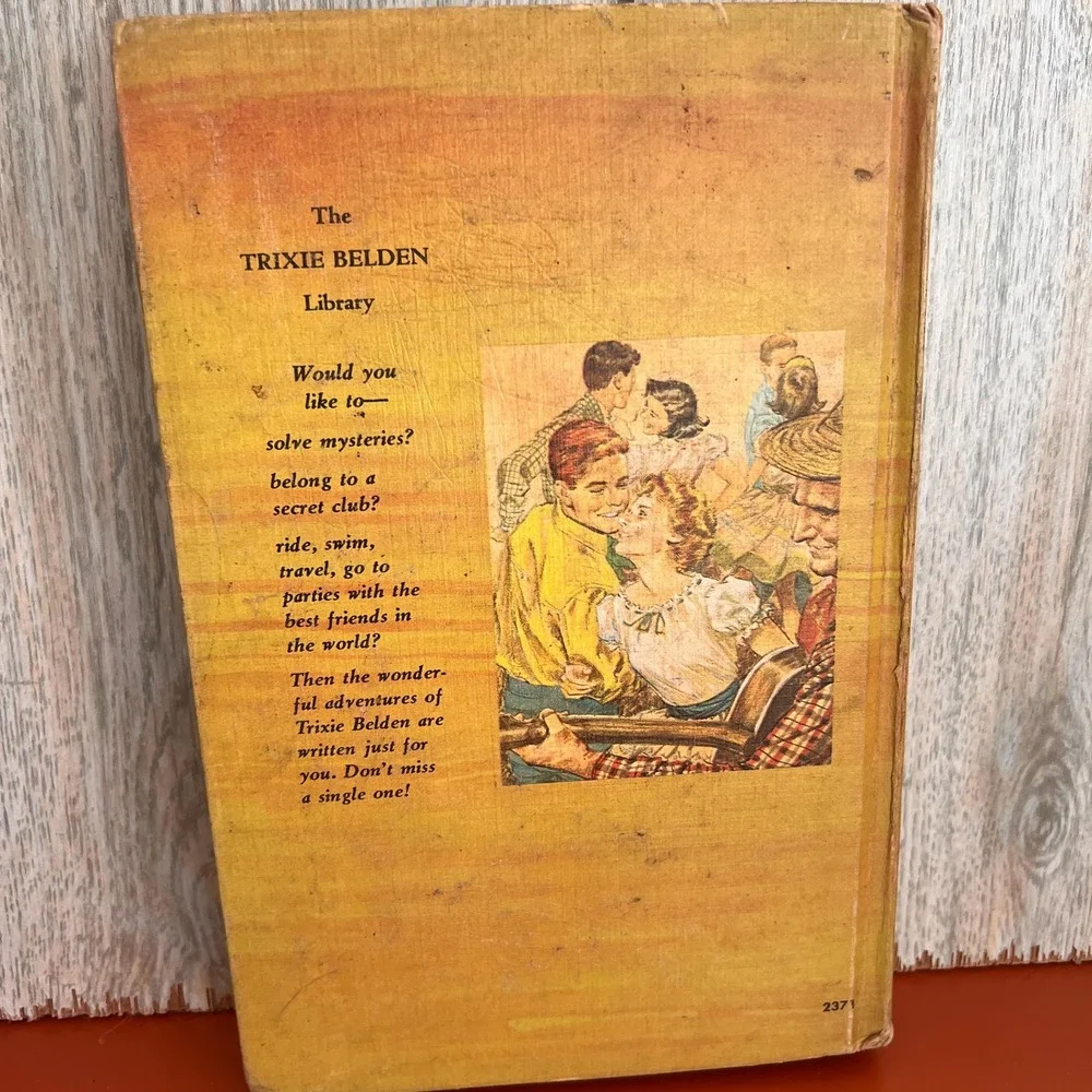 Trixie‎ Belden and Mystery in Arizona, vintage YA hardcover 1965